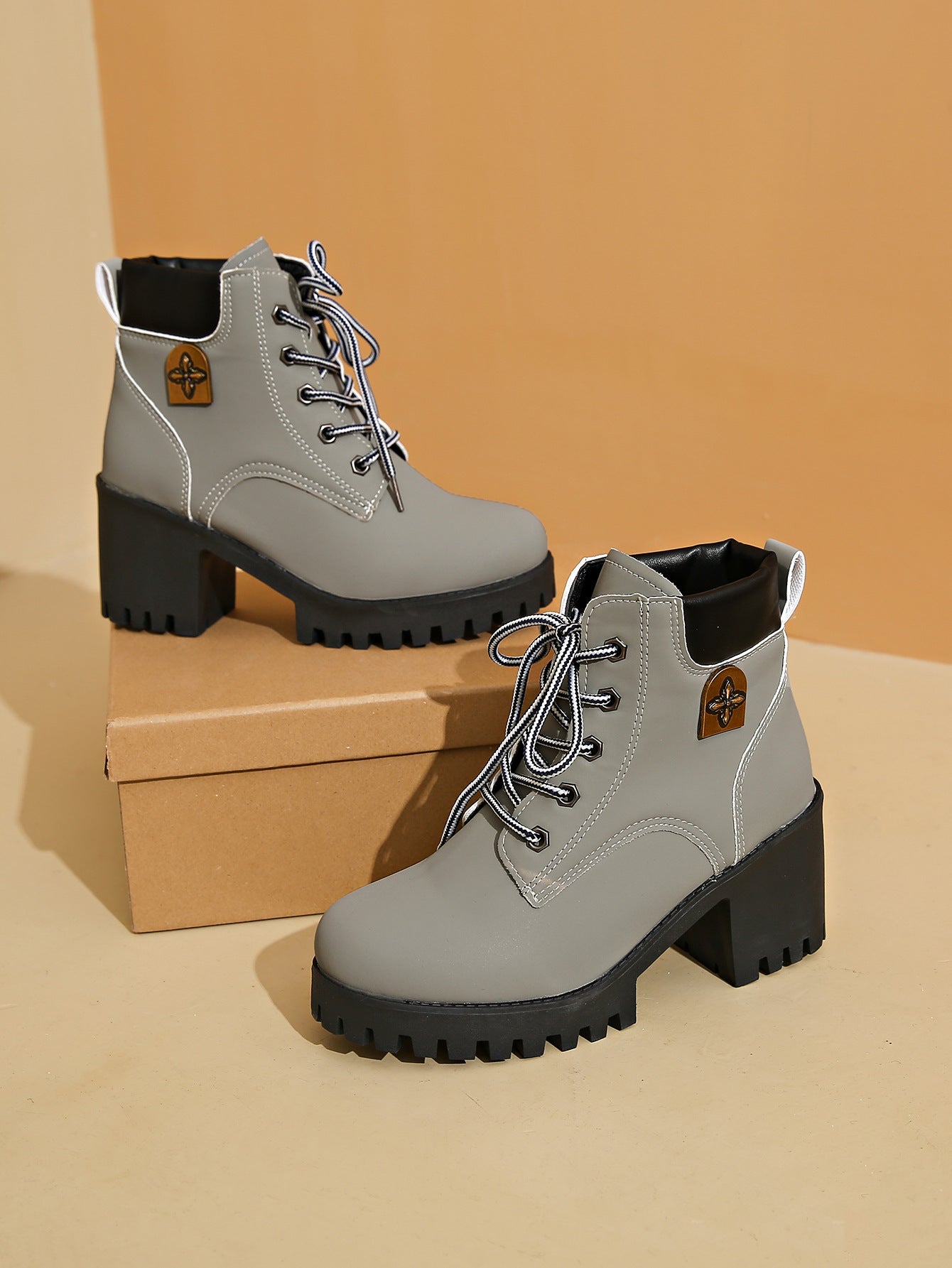 ๐ฅใ35-42ใ ๐ขโจ2025 Nieuw voor dit najaar: enkellaarzen met dikke hak en plateauzool โ retro model met vetersluiting voor dames
