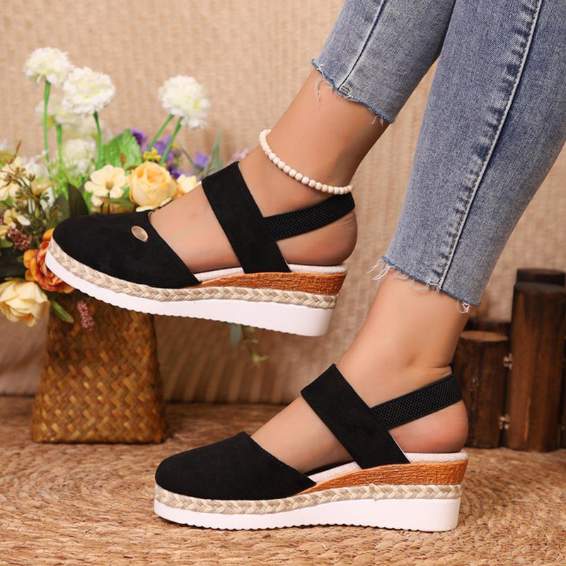 Gesloten teen lage sleehak sandalen