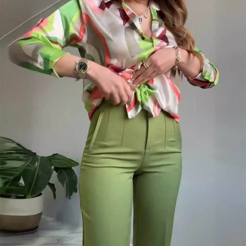 2-delige set van bedrukt shirt en broek met knopen voor dames