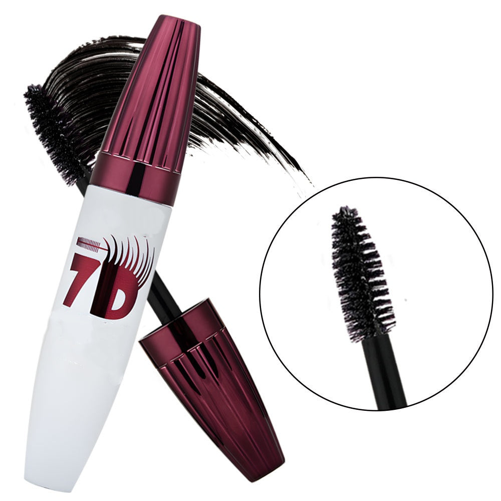 Vlekbestendige krullende mascara – Direct volume en lengte