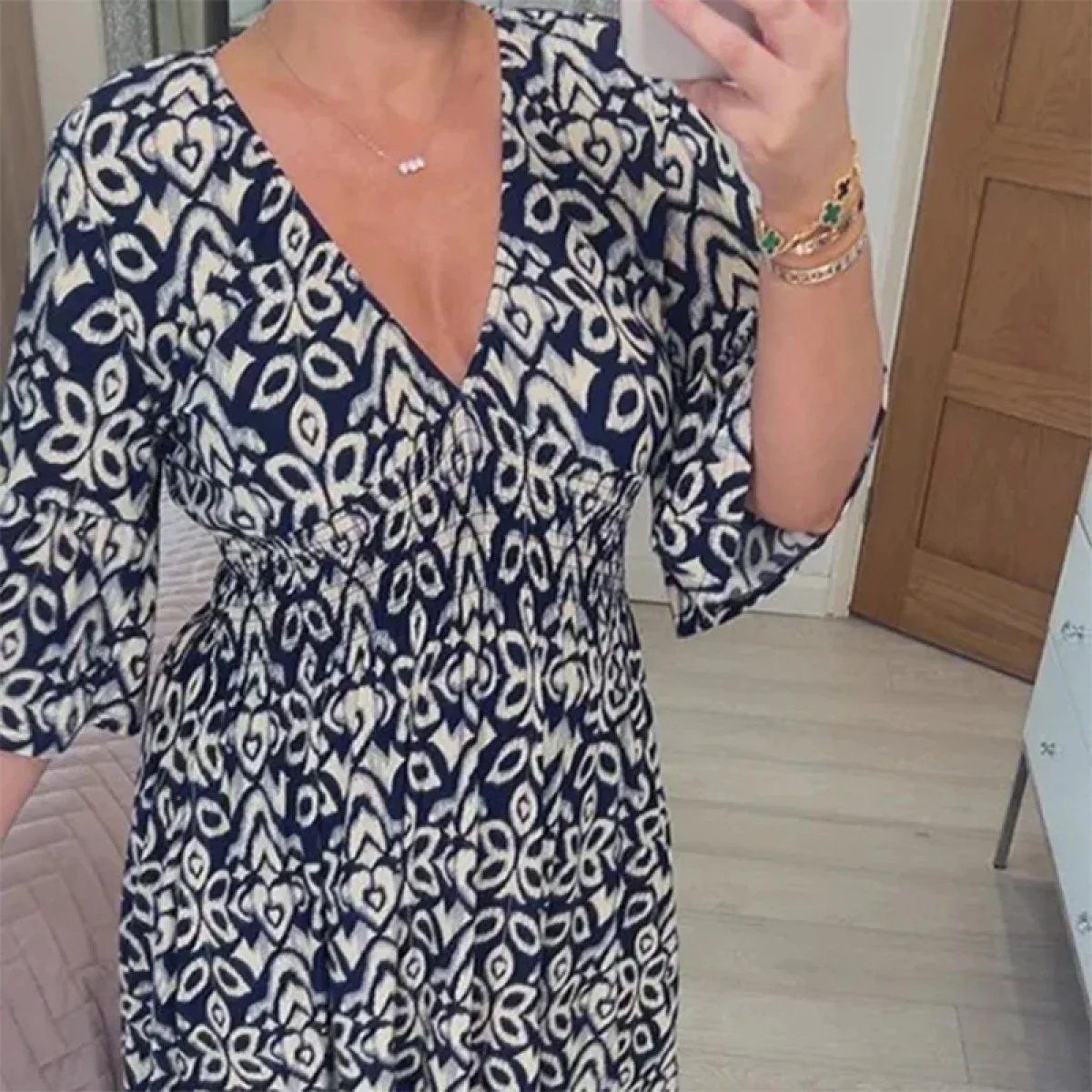 Bloemenjurk met V-hals