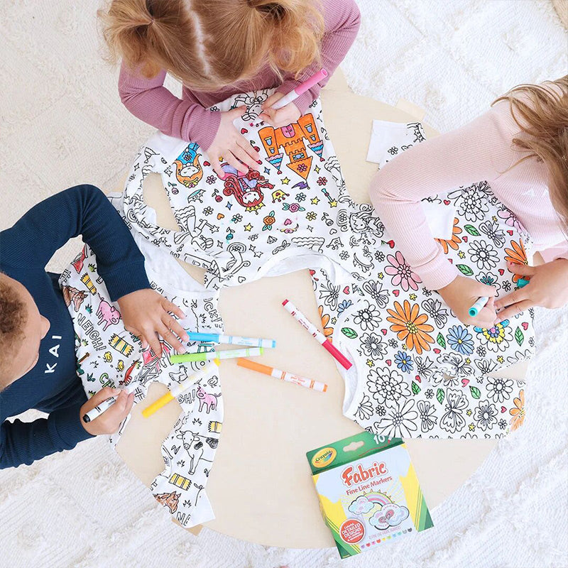 Doe-het-zelf tekenfilm kleurige pyjama voor kinderen