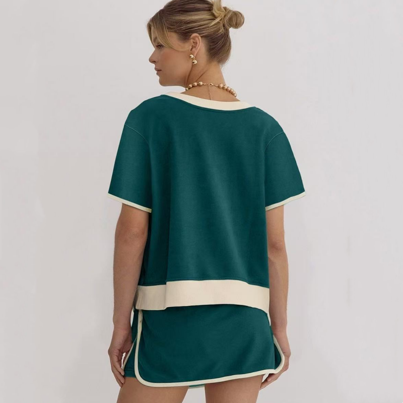 Modieuze tweedelige set van top met korte mouwen en korte broek met colour block design voor vrouwen