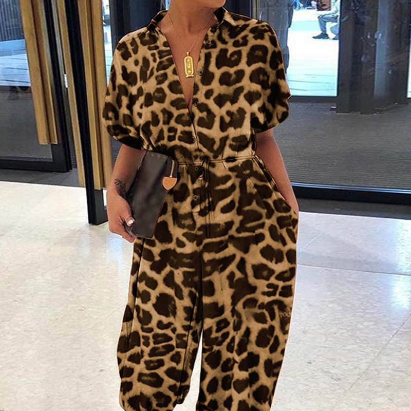 Casual, losse jumpsuit met korte mouwen en knoopsluiting voor dames