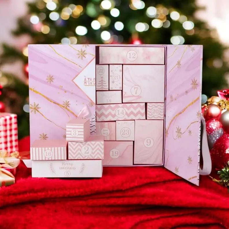 🎁 24 dagen vol verrassingen — Roze marmeren adventskalender 2025