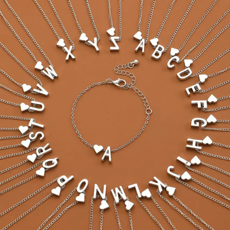🔥Kerstuitverkoop 50% KORTING!!🔥Kleine initialen kettingen Gouden hartje Letter A-Z