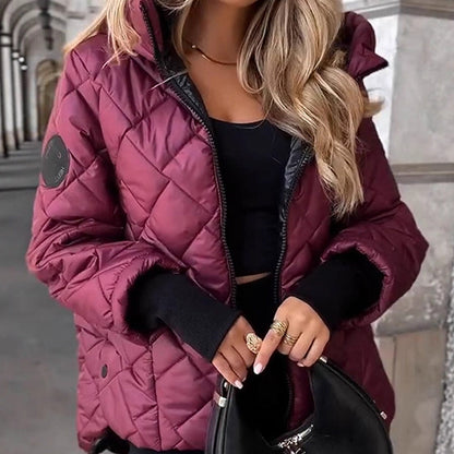 💜HOT SALE - 44% KORTING💜🧥 Trendy Gewatteerde Jas voor Dames – Diamantpatroon, Capuchon & Warme Katoenen Isolatie (Casual Winterstijl!)