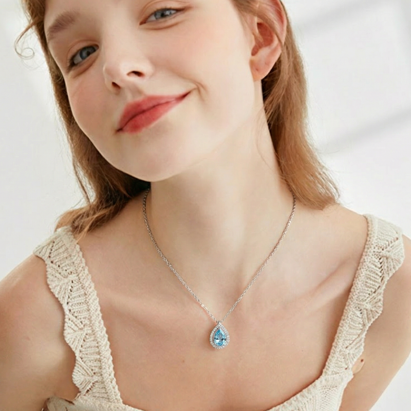 🌊 Feine Collierkette mit aquablauem Tropfen – Elegant & leicht kombinierbar💙