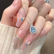 🌊 Feine Collierkette mit aquablauem Tropfen – Elegant & leicht kombinierbar💙