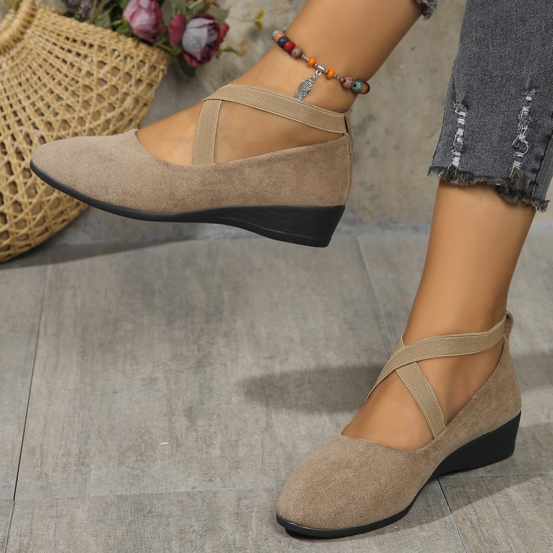Elegante schoenen met elastische bandjes en lage sleehak in effen kleur