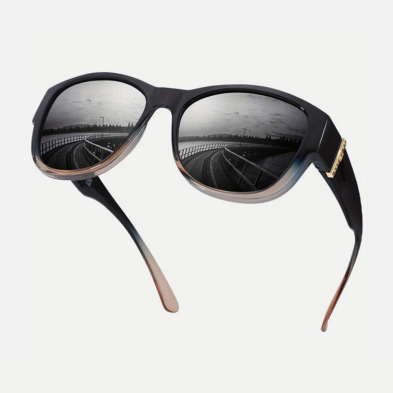 🕶️👓 50% KORTING! Brildragers opgelet: deze oversized zonnebril schuift over je eigen bril en je ziet eruit als een filmster – geen dure clip-on, geen geknipper met lenzen!