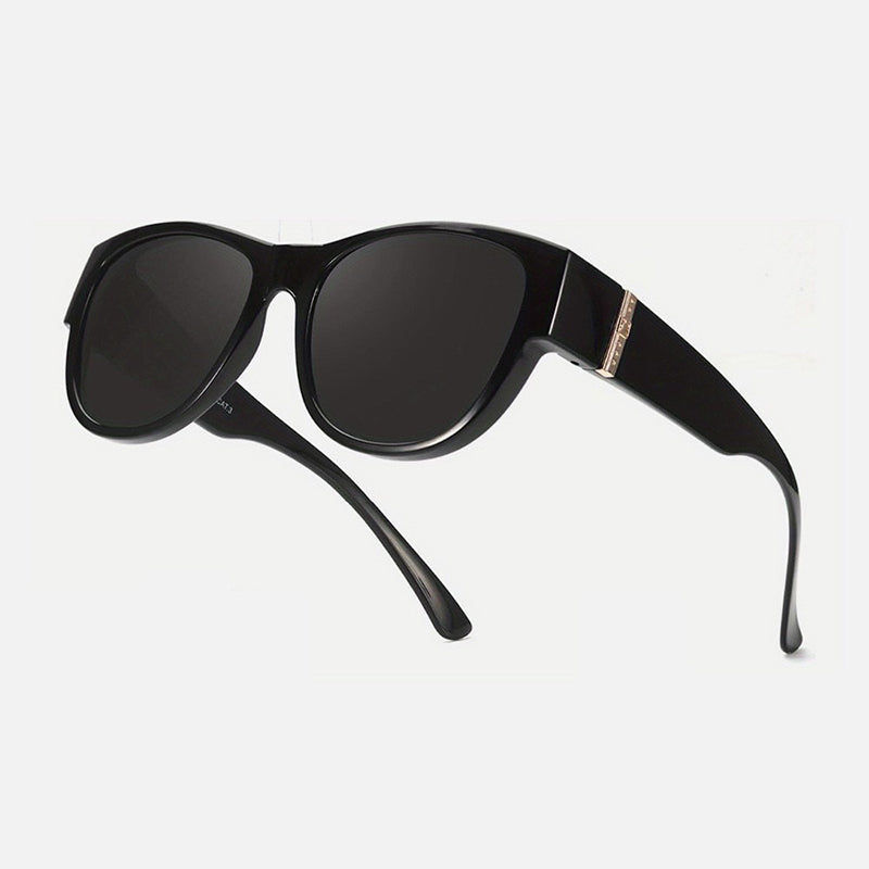 🕶️👓 50% KORTING! Brildragers opgelet: deze oversized zonnebril schuift over je eigen bril en je ziet eruit als een filmster – geen dure clip-on, geen geknipper met lenzen!