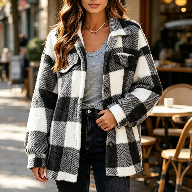 Geruit damesjack met knoopsluiting, comfortabel en warm